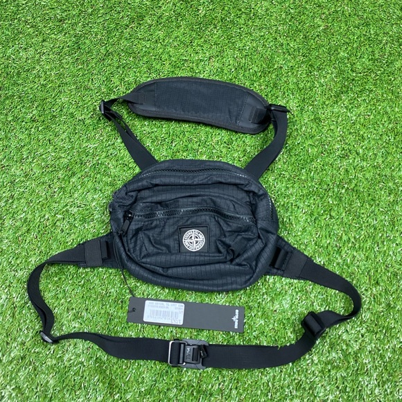 New with tags Stone Island Chest bag - Picture 2 of 6
